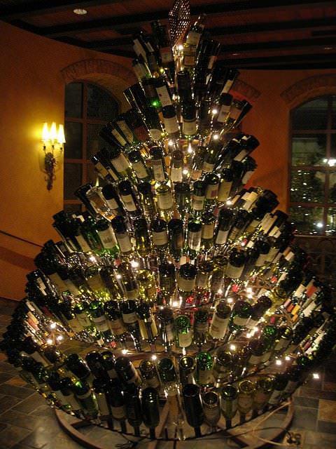 wine-christmas-tree